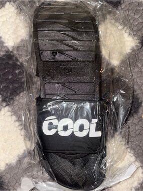 NEW Coolkicks Kids Slides Size 34EU/2-3M/4W, Black Logo Slides, Slippers